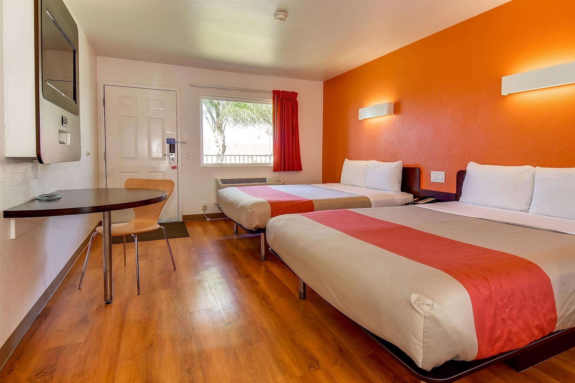Motel 6-Riverside, Ca - South Kültér fotó