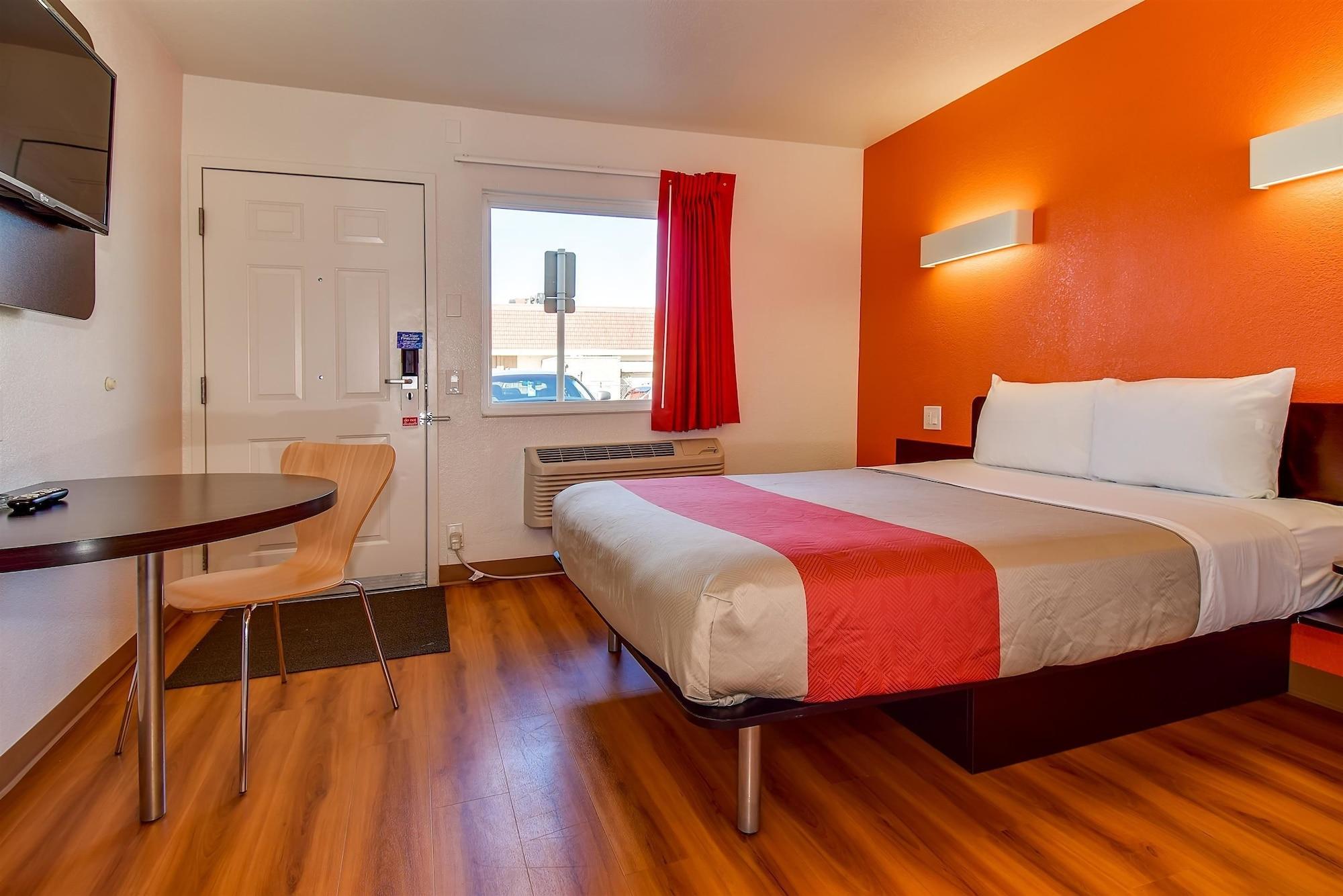 Motel 6-Riverside, Ca - South Kültér fotó