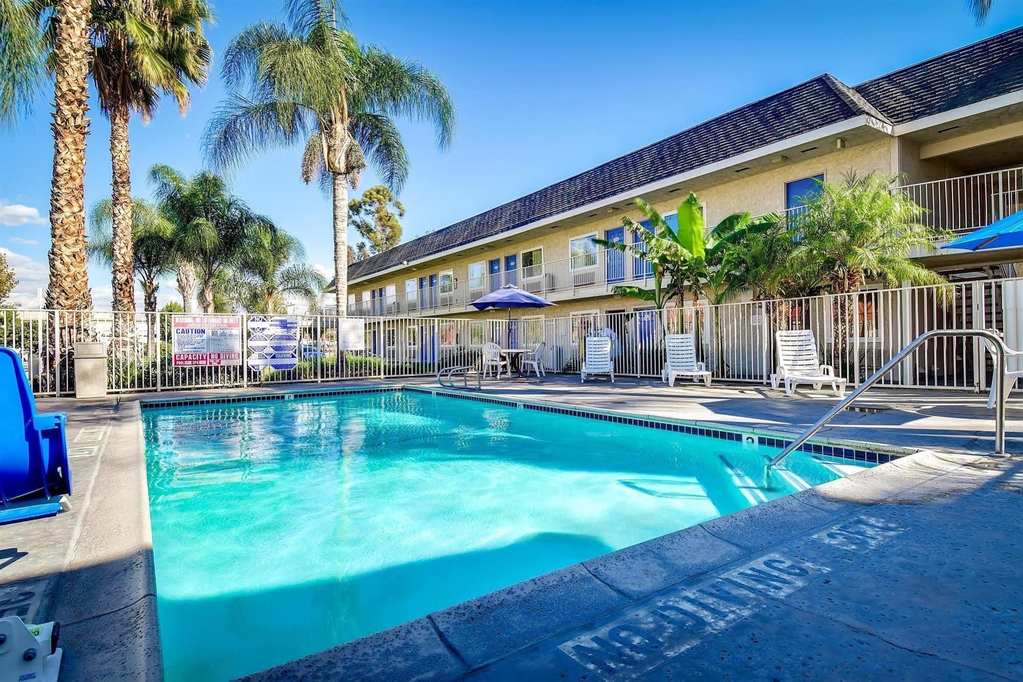Motel 6-Riverside, Ca - South Kültér fotó