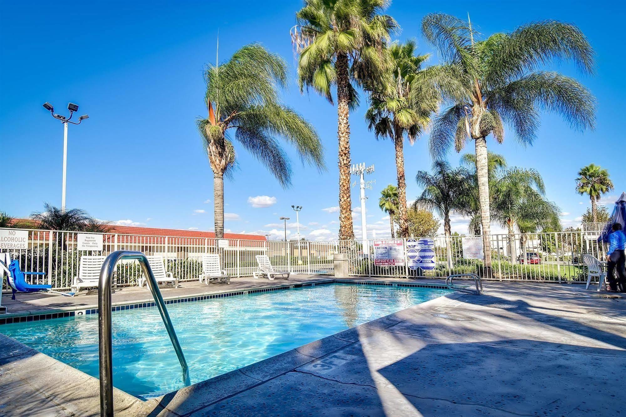 Motel 6-Riverside, Ca - South Kültér fotó
